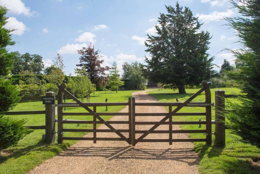 Immaculate Barn Annexe Close To Stansted Airport Грейт-Данмоу Экстерьер фото